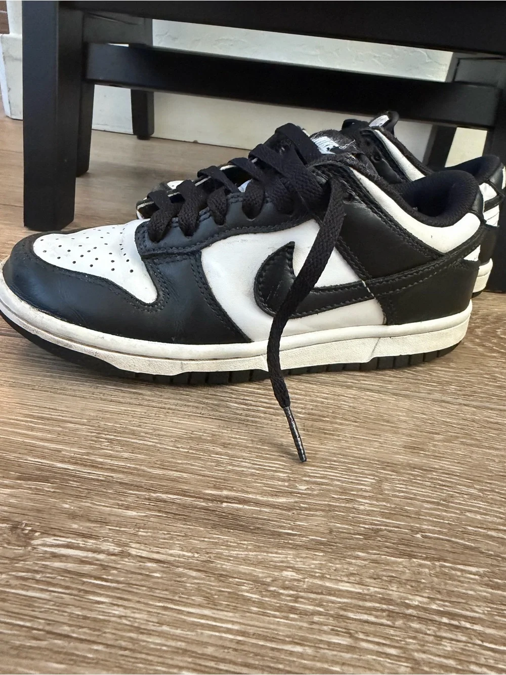 Youth Nike Low-Top Sneakers in Black and White Pandas